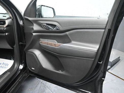 Used 2021 GMC Acadia Denali w/ Denali Ultimate Package image 19