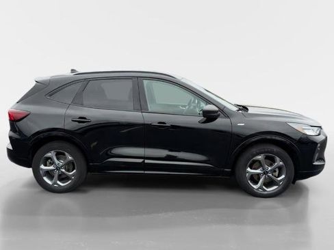 Certified 2023 Ford Escape ST-Line AWD/4WD image 2
