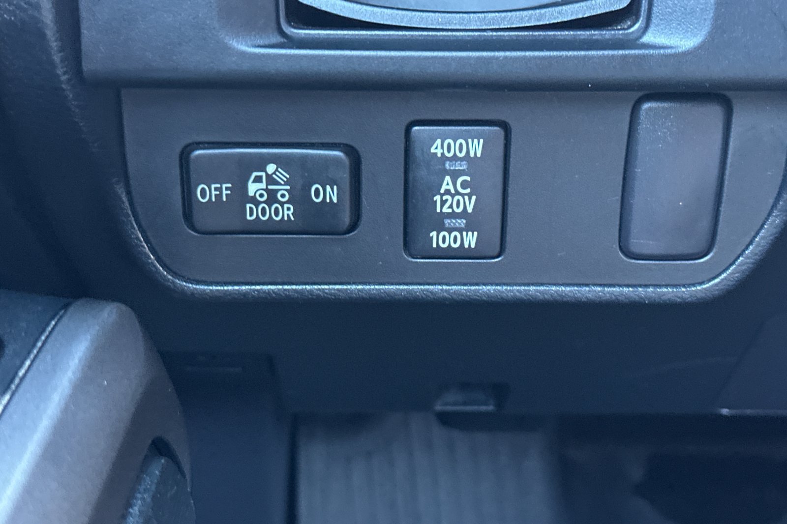 Used 2016 Toyota Tacoma Limited w/ Towing Package RWD image 41