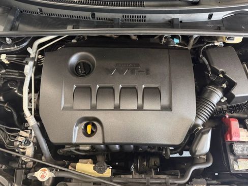 Used 2018 Toyota Corolla LE FWD image 11