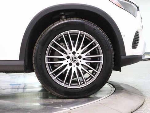 Certified 2025 Mercedes-Benz GLC 300 4MATIC image 12