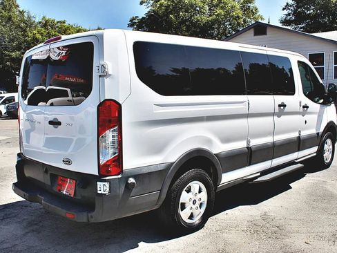 Used 2017 Ford Transit 350 XLT image 3