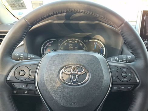 Certified 2023 Toyota RAV4 XLE Premium AWD/4WD image 17