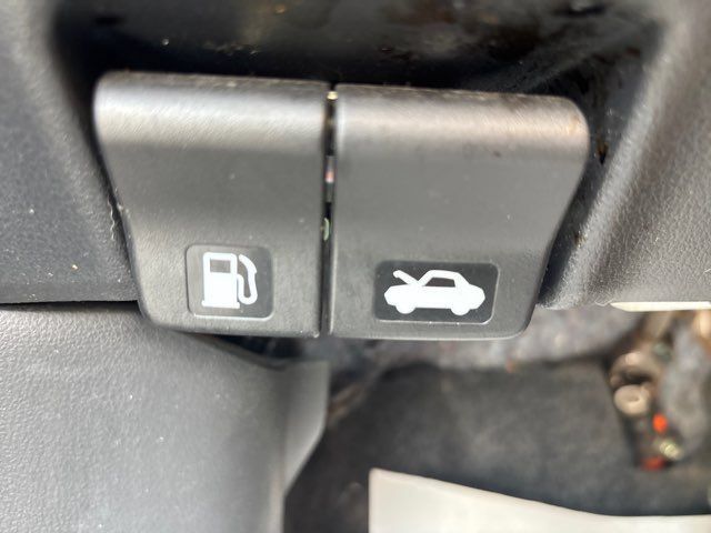 Used 2017 Nissan Versa S Plus FWD image 35