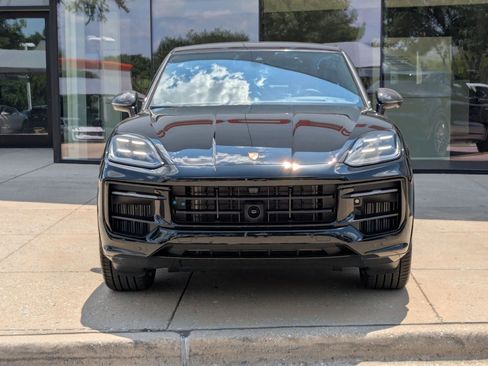 New 2025 Porsche Cayenne S image 6
