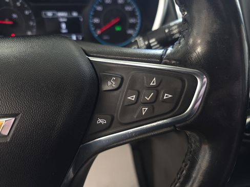Used 2018 Chevrolet Equinox LT AWD/4WD image 16