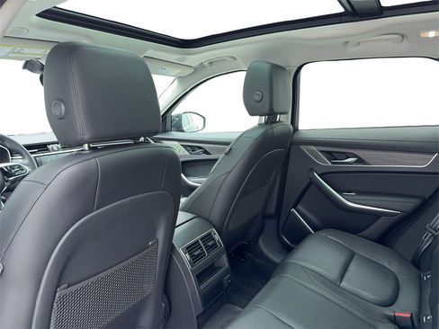 Used 2023 Jaguar F-PACE S image 40