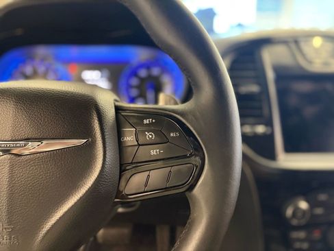 Used 2017 Chrysler 300 S image 17