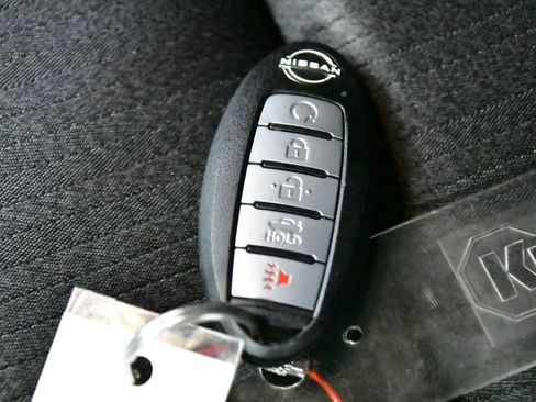Used 2025 Nissan Altima 2.5 SV FWD image 32