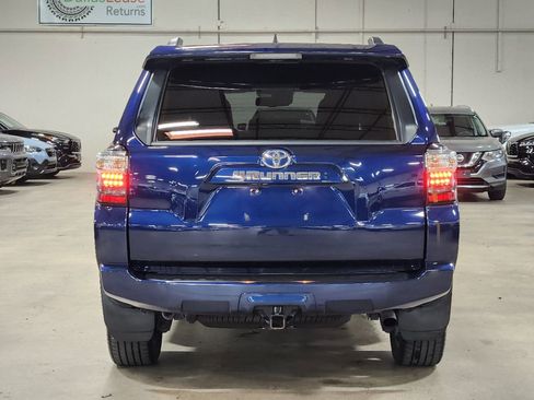 Used 2021 Toyota 4Runner SR5 Premium w/ Moonroof Package RWD image 10