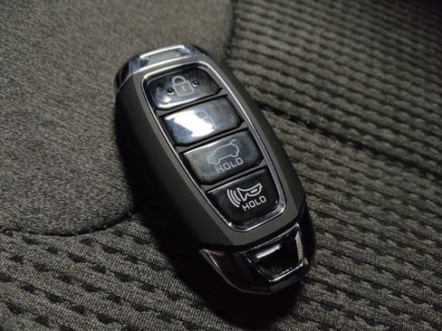 Used 2020 Hyundai Santa Fe SEL w/ Convenience Package FWD image 32