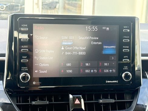 Used 2021 Toyota Corolla LE FWD image 18