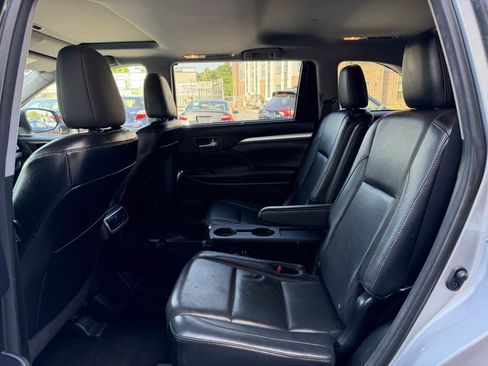 Used 2015 Toyota Highlander XLE AWD/4WD image 11