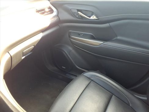 Used 2023 GMC Acadia SLT image 23