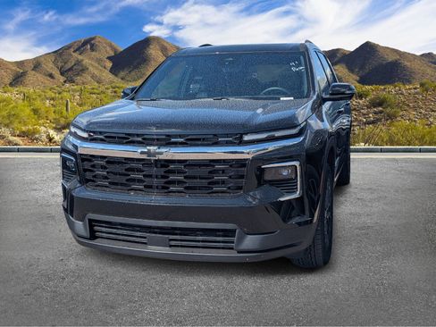 Used 2026 Chevrolet Traverse LT w/ Sun and Wheel Package image 11