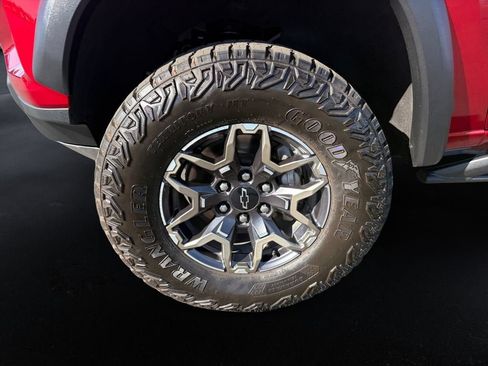Certified 2025 Chevrolet Colorado ZR2 AWD/4WD image 9