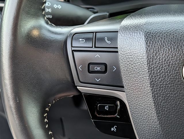Used 2025 Toyota Camry SE FWD image 22