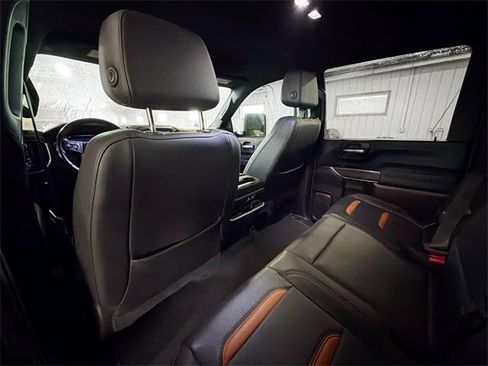 Used 2022 GMC Sierra 2500 AT4 w/ AT4 Premium Plus Package image 9