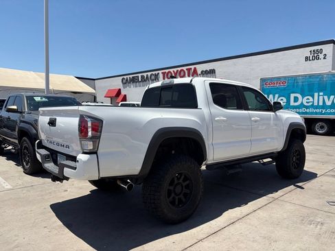 Used 2020 Toyota Tacoma TRD Off-Road w/ Technology Package AWD/4WD image 4