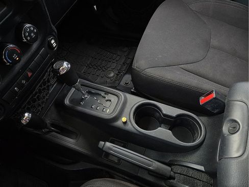 Used 2015 Jeep Wrangler Unlimited Sport w/ Quick Order Package 24S AWD/4WD image 20