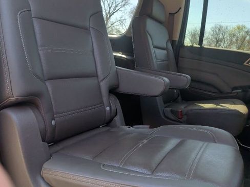 Used 2019 GMC Yukon XL Denali w/ Denali Ultimate Package image 19
