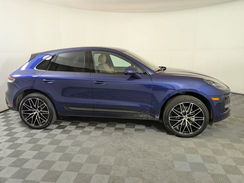 Used 2026 Porsche Macan AWD/4WD image 9