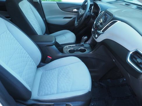 Used 2021 Chevrolet Equinox LS w/ LS Convenience Package image 26