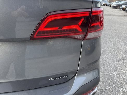 Certified 2022 Volkswagen Taos SEL image 32