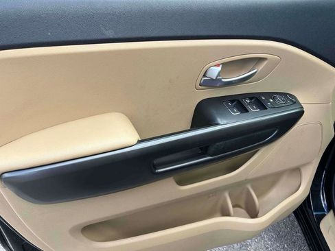 Used 2016 Kia Sedona LX w/ Option Group 020 image 14