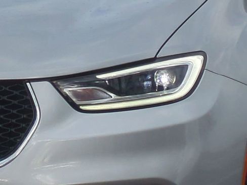 New 2026 Chrysler Pacifica Limited w/ Trailer Tow Group image 17