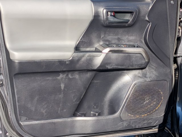 Used 2020 Toyota Tacoma SR5 RWD image 10