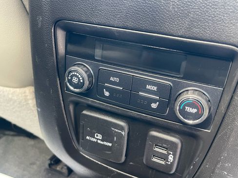 Used 2019 Buick Enclave Premium w/ Experience Buick Package image 17