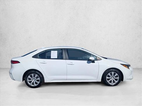 Used 2025 Toyota Corolla LE image 4