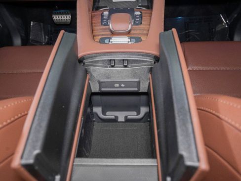 New 2026 Mercedes-Benz GLS 450 4MATIC image 26