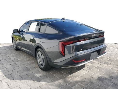Used 2025 Kia K4 LX image 3