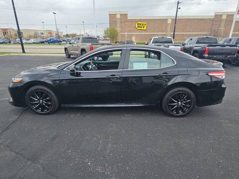 Used 2020 Toyota Camry LE FWD image 6