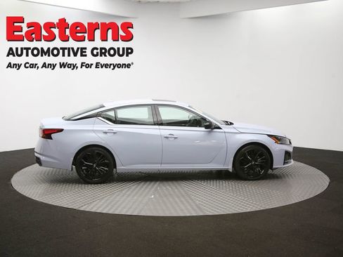 Used 2023 Nissan Altima 2.5 SR w/ SR Premium Package image 44