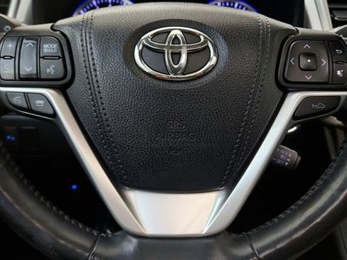 Used 2015 Toyota Highlander Limited Platinum FWD image 62