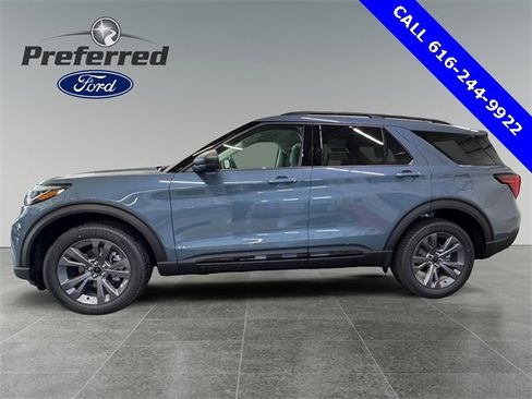 Used 2026 Ford Explorer Active w/ Active Comfort Package image 2