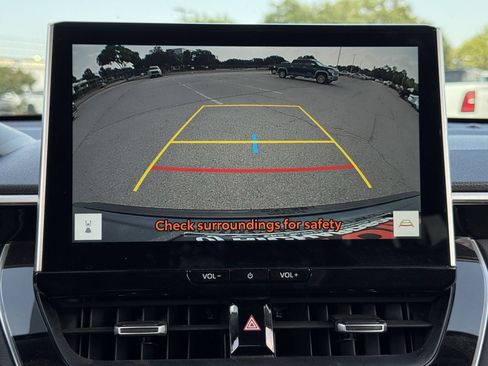 Used 2026 Toyota Corolla Cross XLE w/ Convenience Package FWD image 17