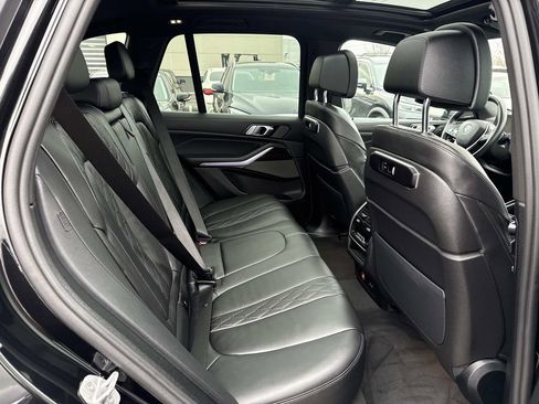 Used 2025 BMW X5 xDrive50e AWD/4WD image 37