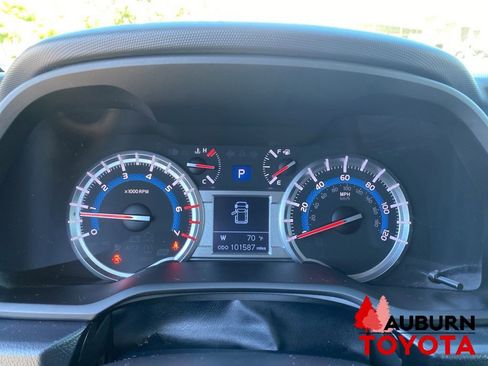 Used 2016 Toyota 4Runner SR5 AWD/4WD image 37
