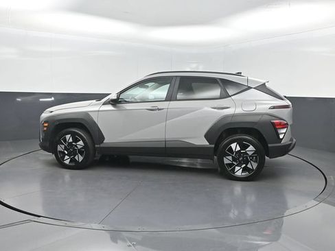 Used 2025 Hyundai Kona SEL AWD/4WD image 2