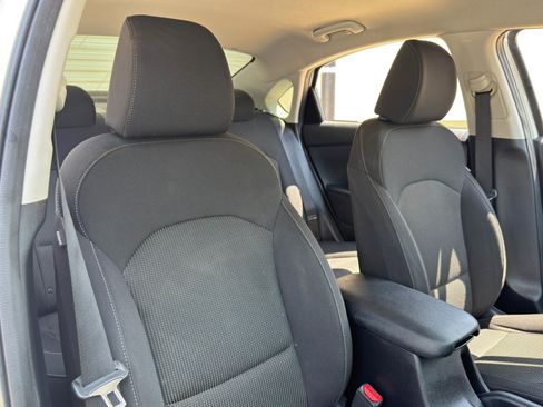 Used 2019 Kia Forte LXS FWD image 29