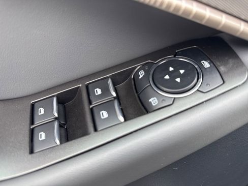 Used 2025 Ford Explorer Active w/ Active Comfort Package AWD/4WD image 14