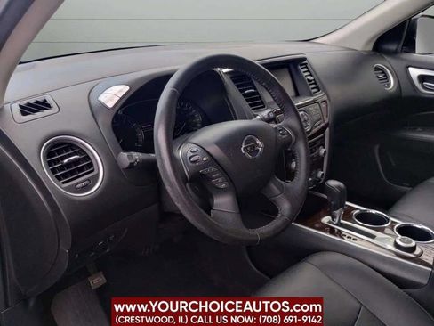 Used 2013 Nissan Pathfinder SL image 32