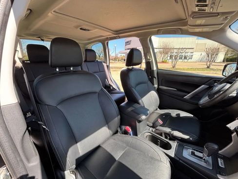 Used 2017 Subaru Forester 2.5i Limited AWD/4WD image 18