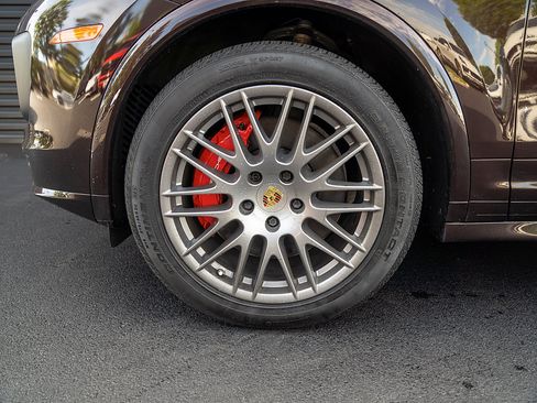 Used 2018 Porsche Cayenne GTS AWD/4WD image 23