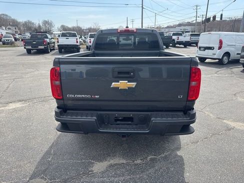 Used 2017 Chevrolet Colorado LT w/ LT Convenience Package RWD image 10