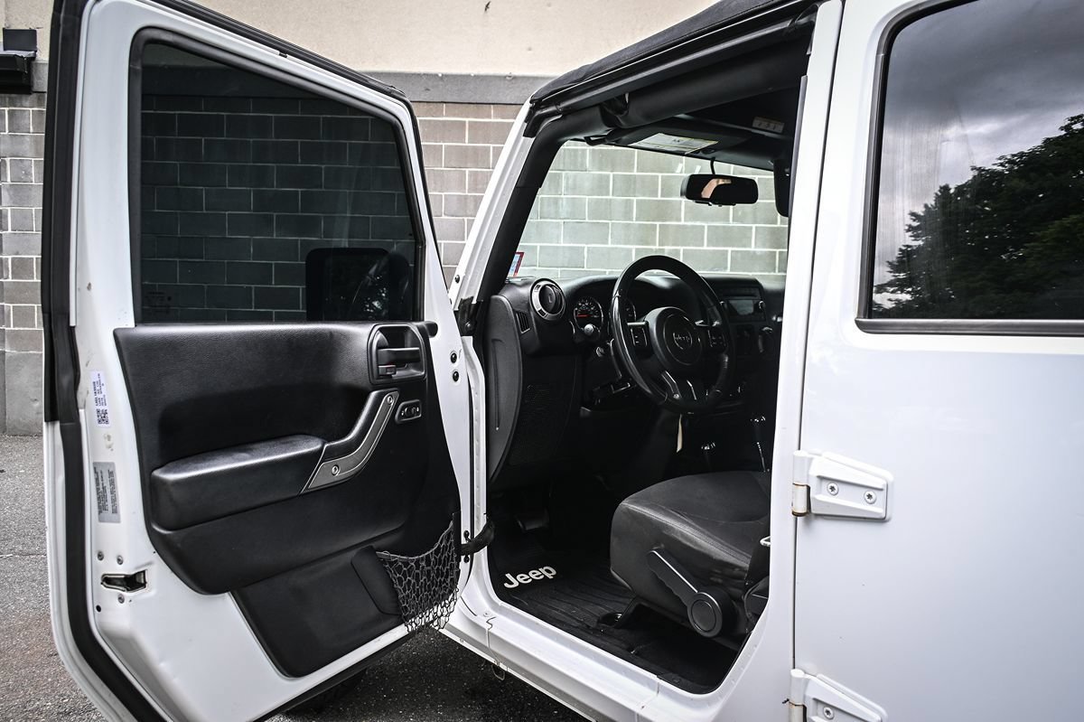 Used 2016 Jeep Wrangler Unlimited Sport w/ Quick Order Package 24S AWD/4WD image 7